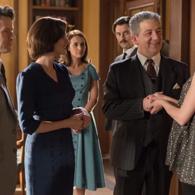Todos están atentos de Cristina y de su embarazado en 'Velvet'