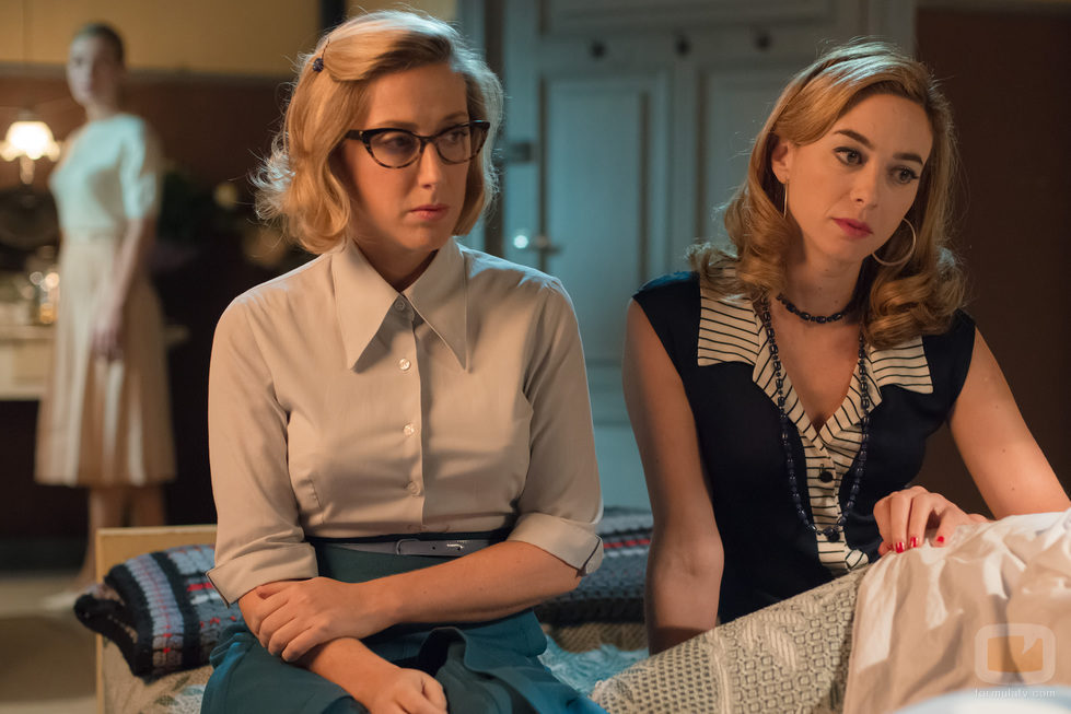 Rita y Clara muy tristes en 'Velvet'