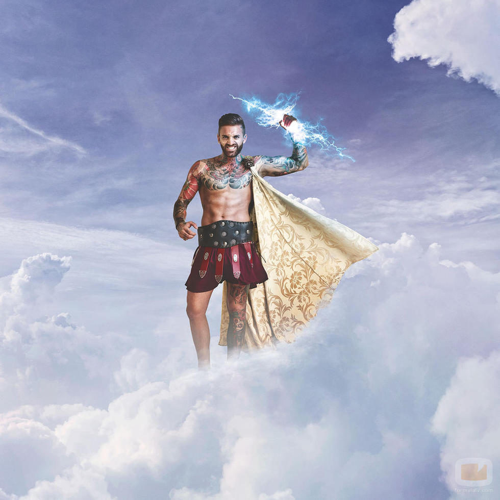 Aaron es Zeus en 'Geordie Shore' (T11)