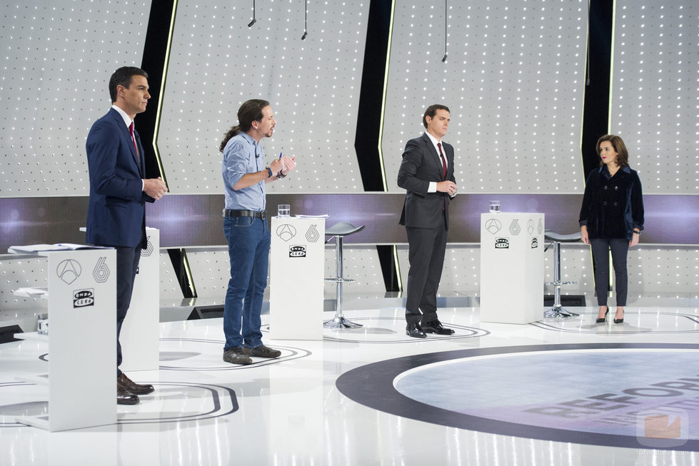 Los representantes políticos debatiendo en '7d: el debate decisivo'