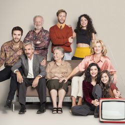 La familia posa al completo en la 17ª temporada de 'Cuéntame cómo pasó'