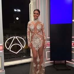 Cristina Pedroche con su vestido en el balcón de Antena 3 de las Campandas 2015