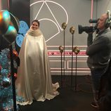 Cristina Pedroche con la capa que cubría el vestido que lució en la Nochevieja 2015