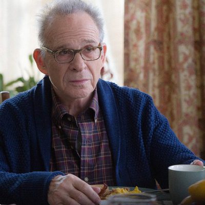 Dennis Finch, padre del protagonista, está enfermo en 'Sin límites'