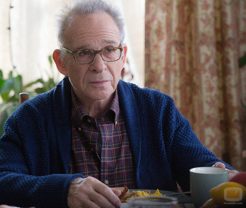 Dennis Finch, padre del protagonista, está enfermo en 'Sin límites'