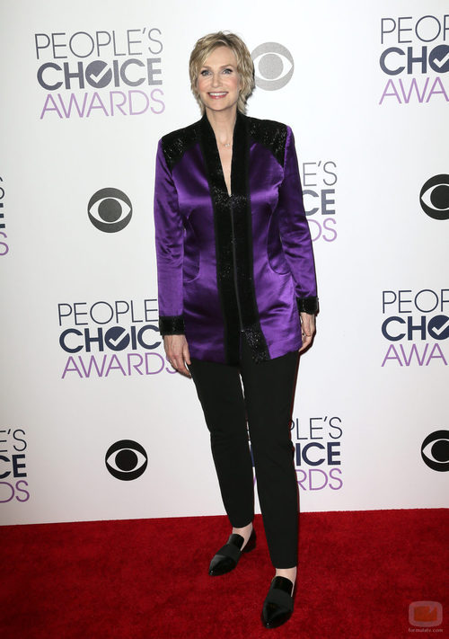 Jane Lynch en la alfombra roja de los People Choice Awards 2016