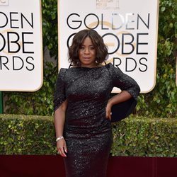 Uzo Aduba en la alfombra roja de los Globos de Oro 2016