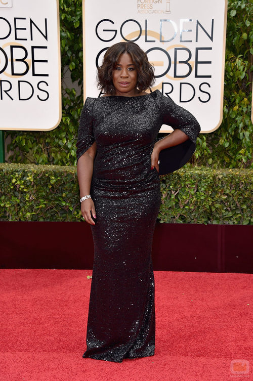 Uzo Aduba en la alfombra roja de los Globos de Oro 2016