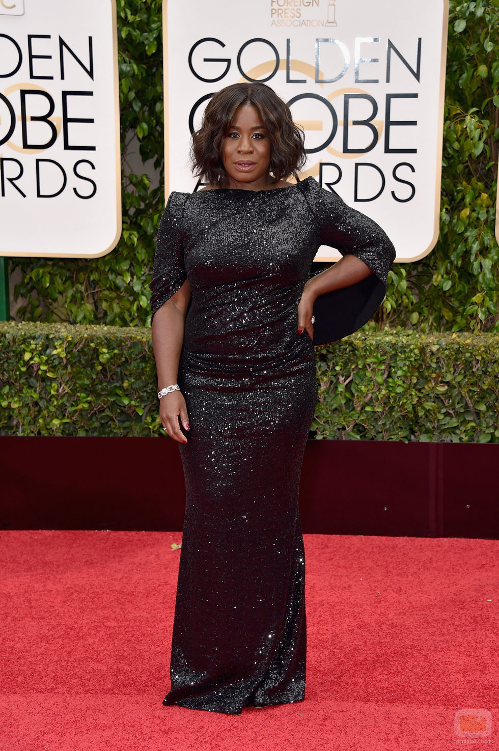Uzo Aduba en la alfombra roja de los Globos de Oro 2016