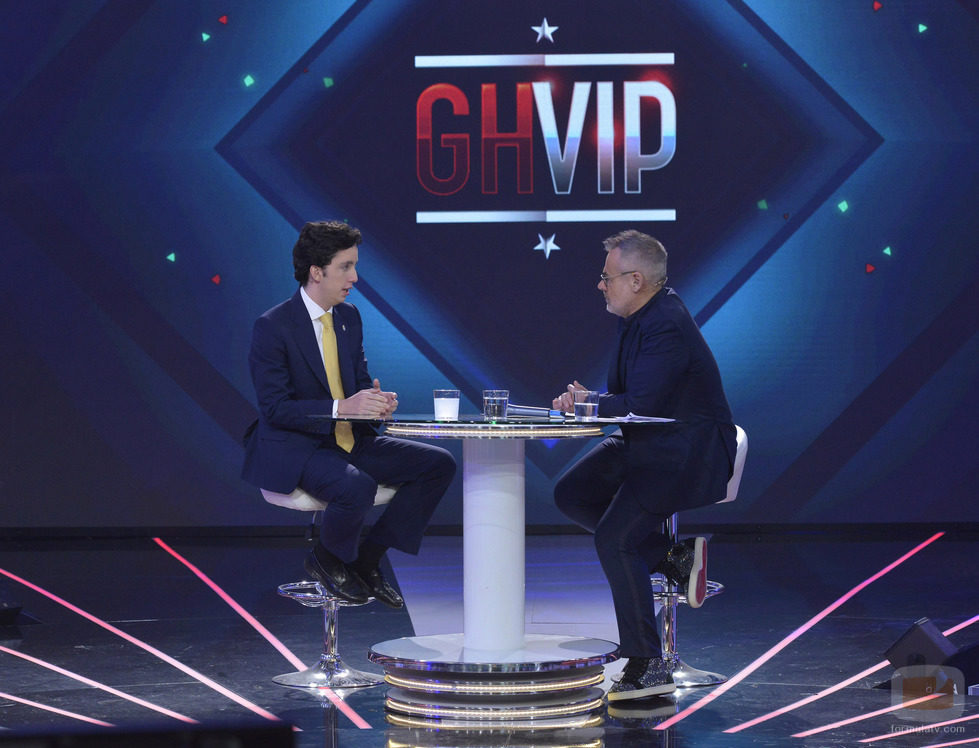 Jordi González entrevista a Francisco Nicolás durante la primera gala de 'GH VIP 4'