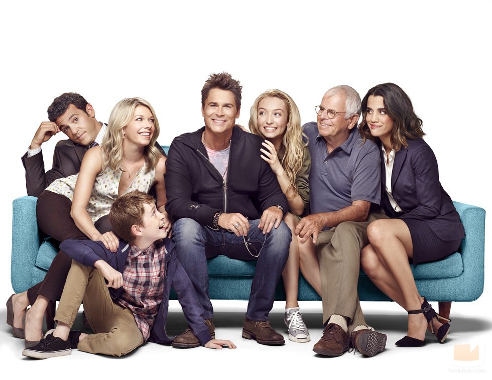 La familia al completo de 'Grinder'