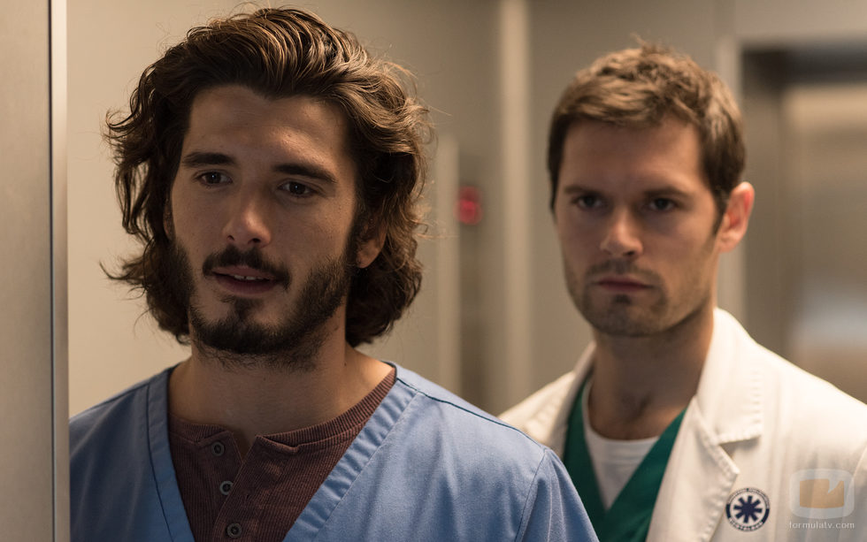 Alain y Víctor investigan juntos en el Montalbán en 'Bajo sospecha'