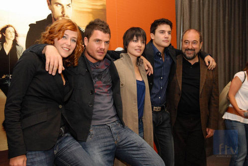 Protagonistas de la serie 'Cuenta atrás'