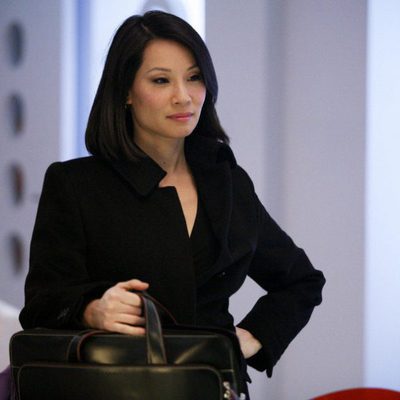 Lucy Liu en el capítulo "Abandonada" de 'Ugly Betty'