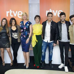 Los candidatos y presentadoras de 'Objetivo Eurovisión' al completo