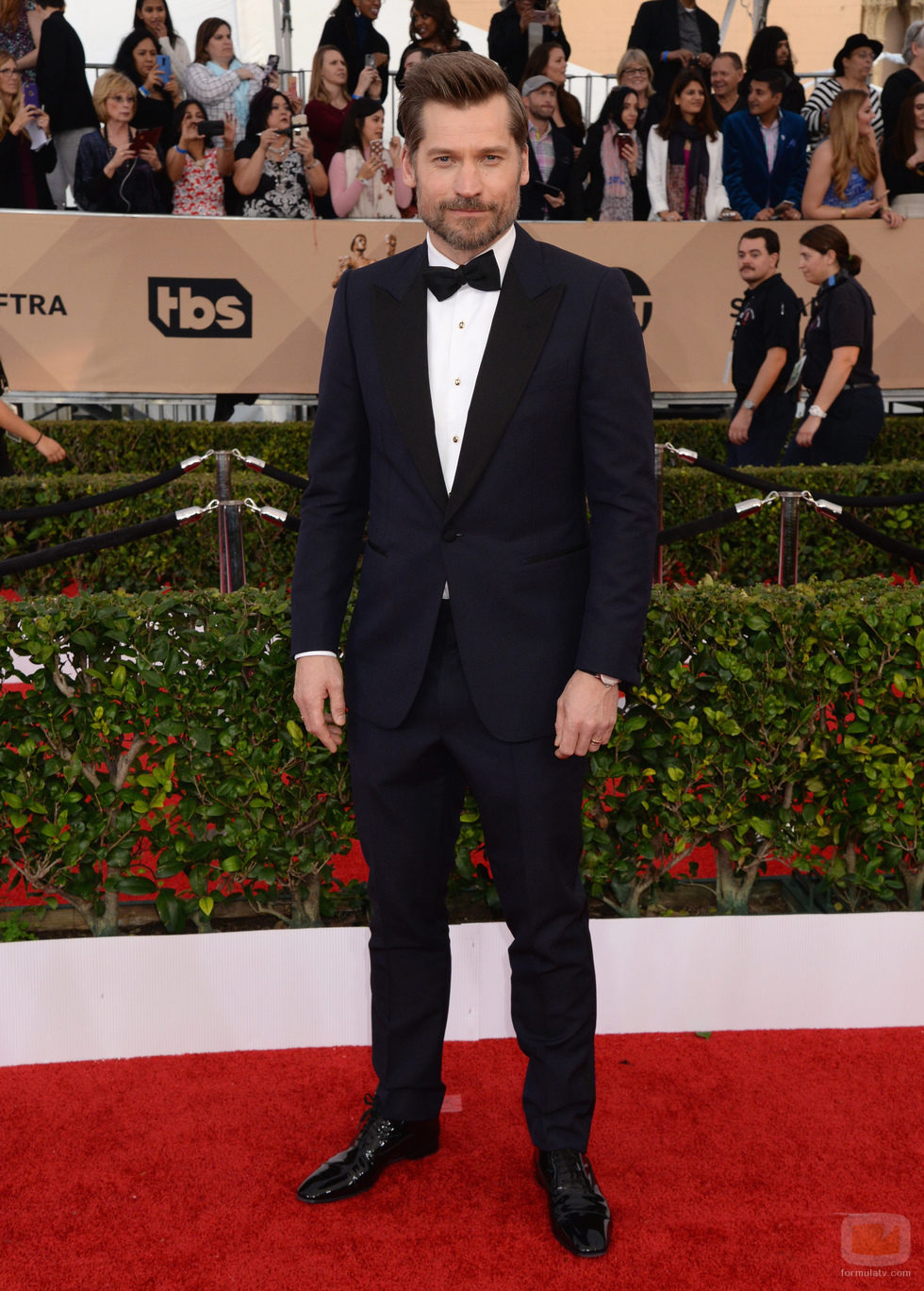 Nikolaj Coster-Waldau en la alfombra roja de los SAG 2016