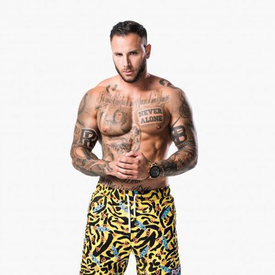 Esteban saca el tigre en 'MTV Super Shore'