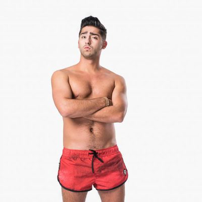 Luis Caballero, "El Potro", se quita casi todo en 'MTV Super Shore'