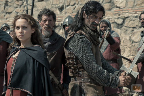 Amelia y Alonso preparados para luchar en 'El Ministerio del Tiempo'