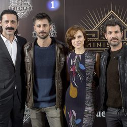 Los actores protagonistas de 'El Ministerio del Tiempo' en la presentación