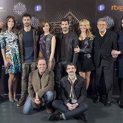 El elenco al completo de 'El Ministerio del Tiempo' en la presentación