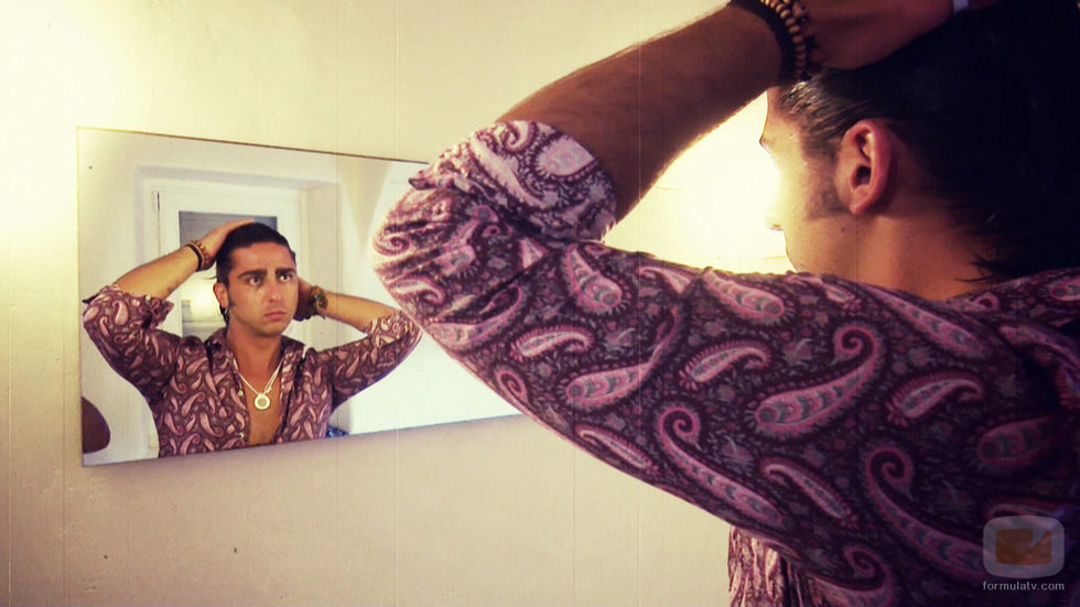 Luis Caballero "Potro" se peina en 'MTV Super Shore' (1X01)