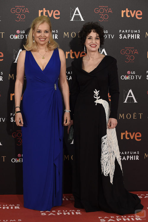 Emma y Adriana Ozores en la alfombra roja de los Goya 2016