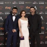 Nacho Fresneda, Aura Garrido y Hugo Silva en la alfombra roja de los Goya 2016