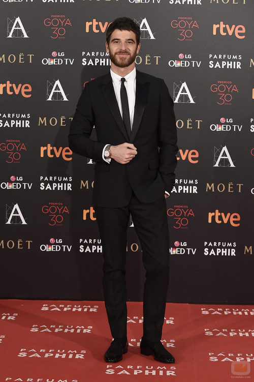 Alfonso Bassave en la alfombra roja de los Goya 2016