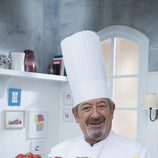 Primer plano del cocinero Karlos Arguiñano