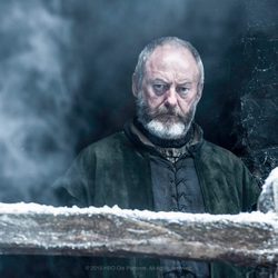 Davos Seaworth espera en el Muro en la sexta temporada de 'Juego de tronos'