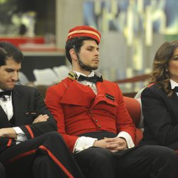 Julián Contreras Jr, Alejandro Nieto y Raquel Bollo sentados en la casa de 'Gran Hermano Vip 2016'