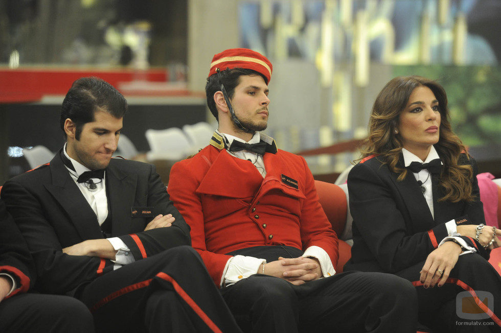 Julián Contreras Jr, Alejandro Nieto y Raquel Bollo sentados en la casa de  'Gran Hermano Vip 2016' 