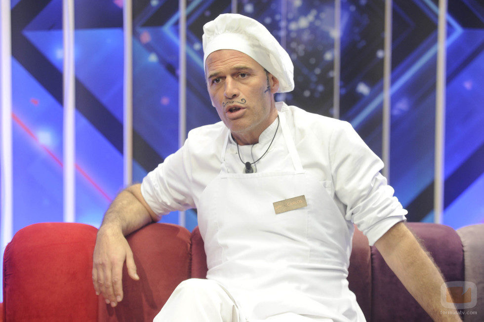 Carlos Lozano disfrazado de cocinero en el confesionario de 'Gran Hermano Vip 2016'