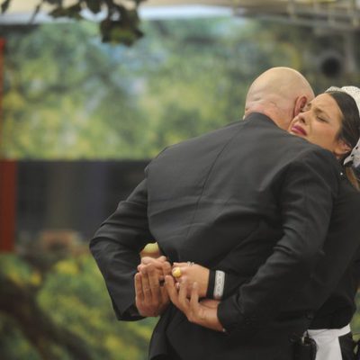 Laura Matamoros abrazando emocionada a su padre Kiko Matamoros en 'Gran Hermano Vip 2016'