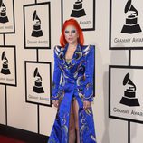 Lady Gaga se transforma en David Bowie en los Premios Grammy 2016