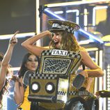 Sofía Vergara baila "El Taxi" con Pitbull en los Premios Grammy 2016