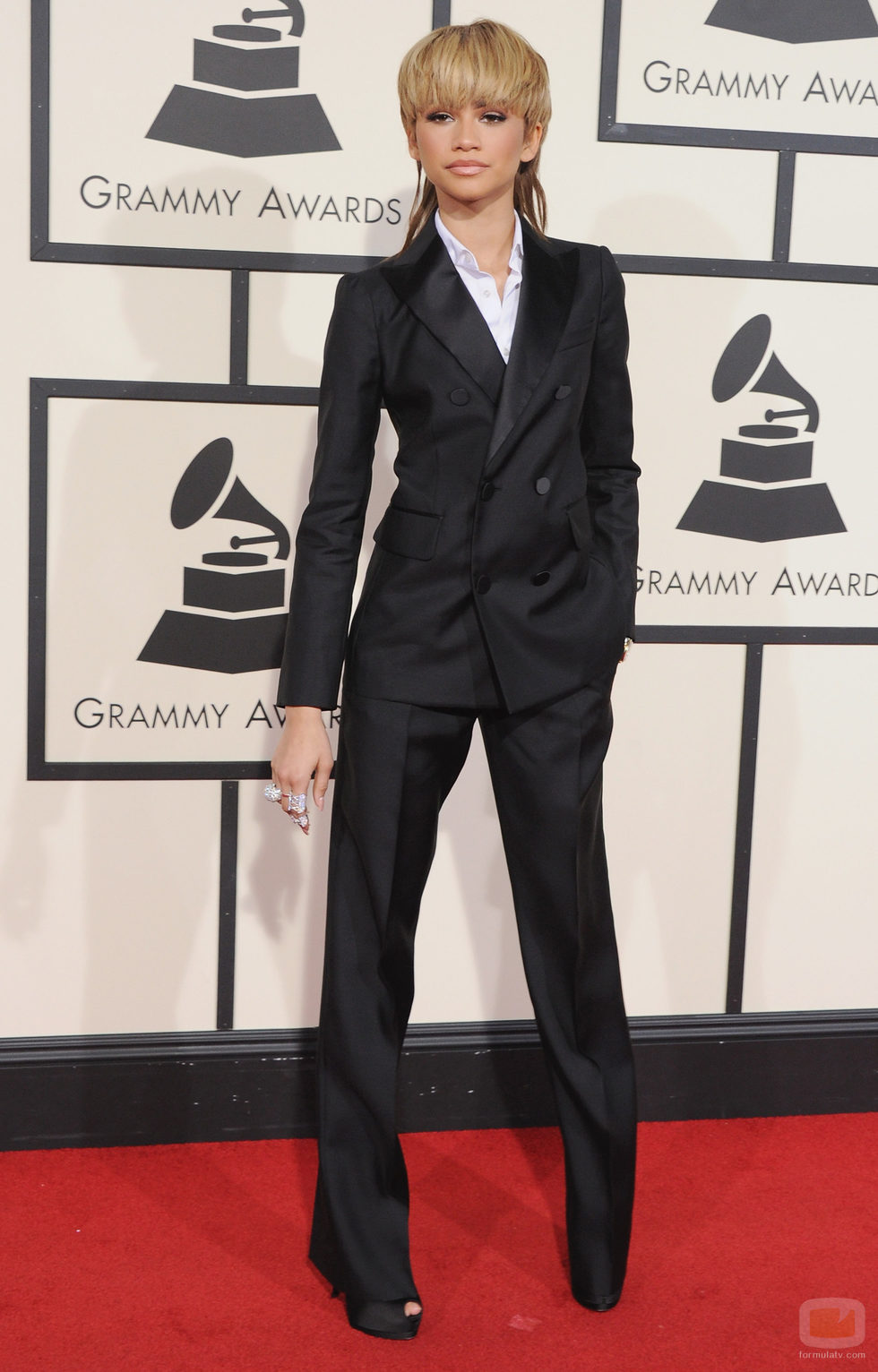 Zendaya en la alfombra roja de los Premios Grammy 2016