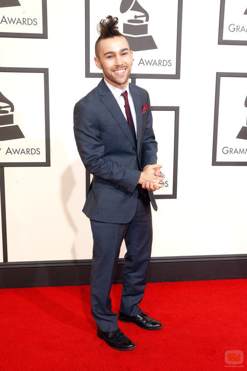 Max Schneider en la alfombra roja de los Premios Grammy 2016