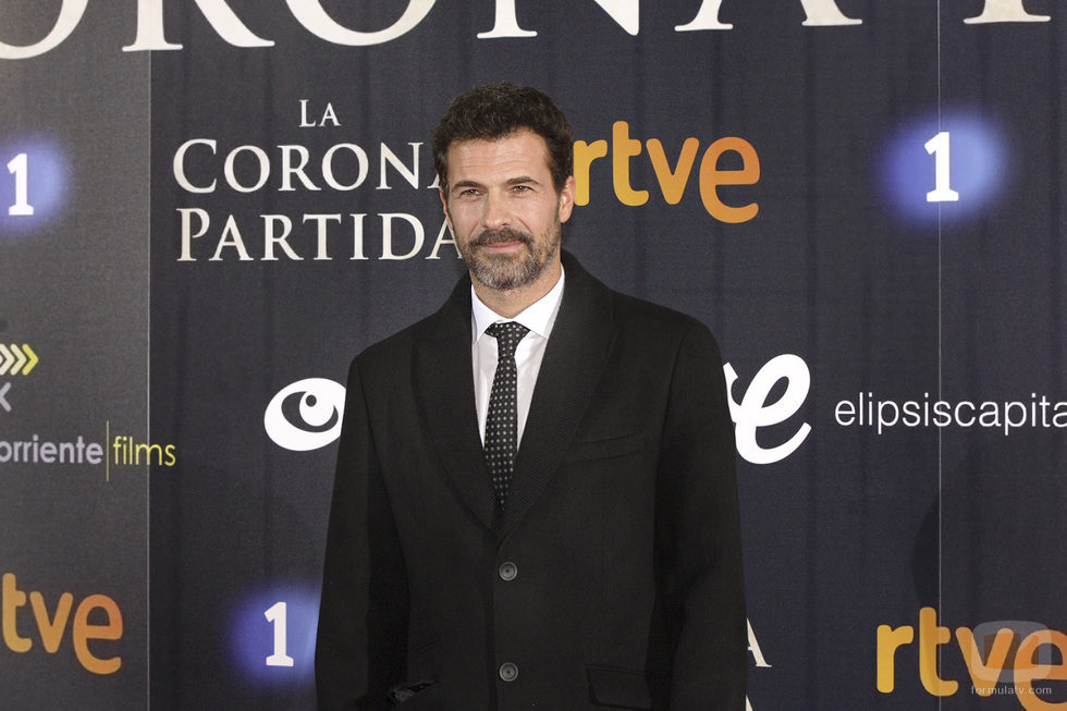 Rodolfo Sancho sonriente en el preestreno de 'La Corona Partida'