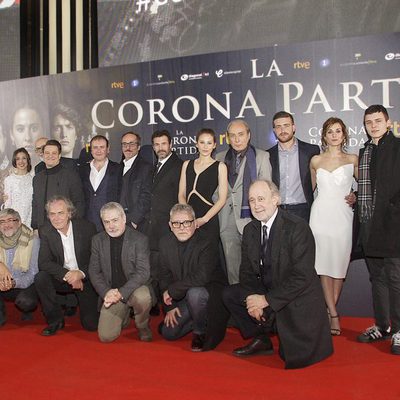 El equipo de la película 'La Corona Partida' en su preestreno