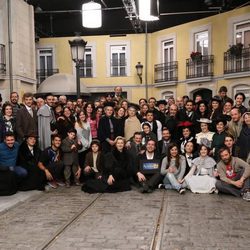 El equipo de 'Acacias 38' se despide de Sheyla Fariña y Roger Berruezo