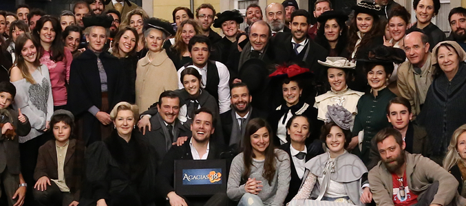 El equipo de 'Acacias 38' se despide de Sheyla Fariña y Roger Berruezo