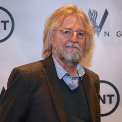 Michael Hirst posa en el photocall de la presentación de la nueva temporada de 'Vikingos'
