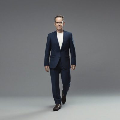 Tom Hollander es Mayor Corkoran en 'El infiltrado'