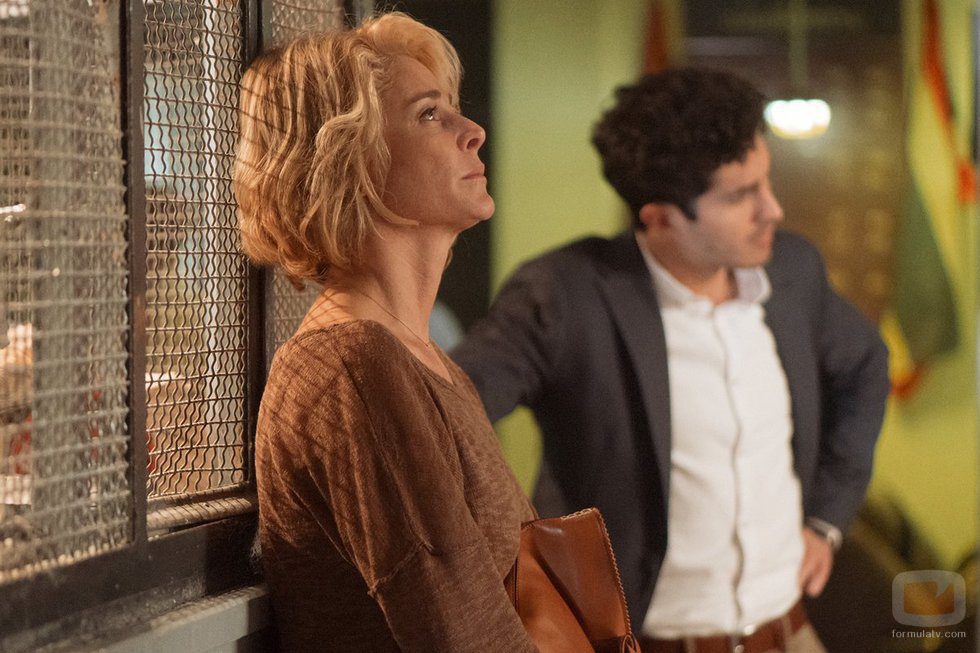 Belén Rueda y Chino Darin en 'La embajada'