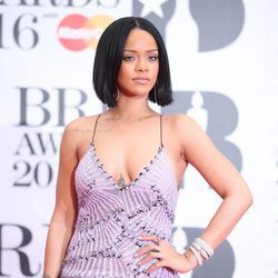 Rihanna en los Brit Awards 2016