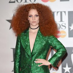 La cantante Jess Glynne posa en los Brit Awards