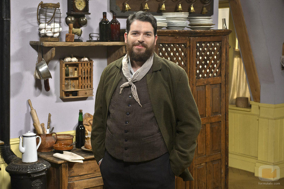 Javier Chou interpreta a Martín Enraje en 'Acacias 38'