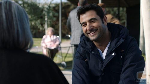 Plano medio del actor Antonio Velázquez en 'Buscando el Norte'